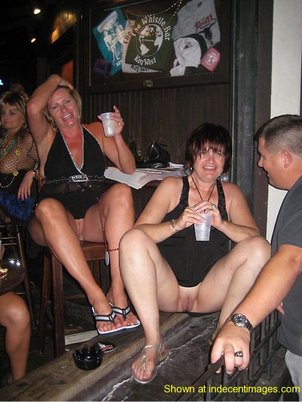 drunk girls flashing pussy