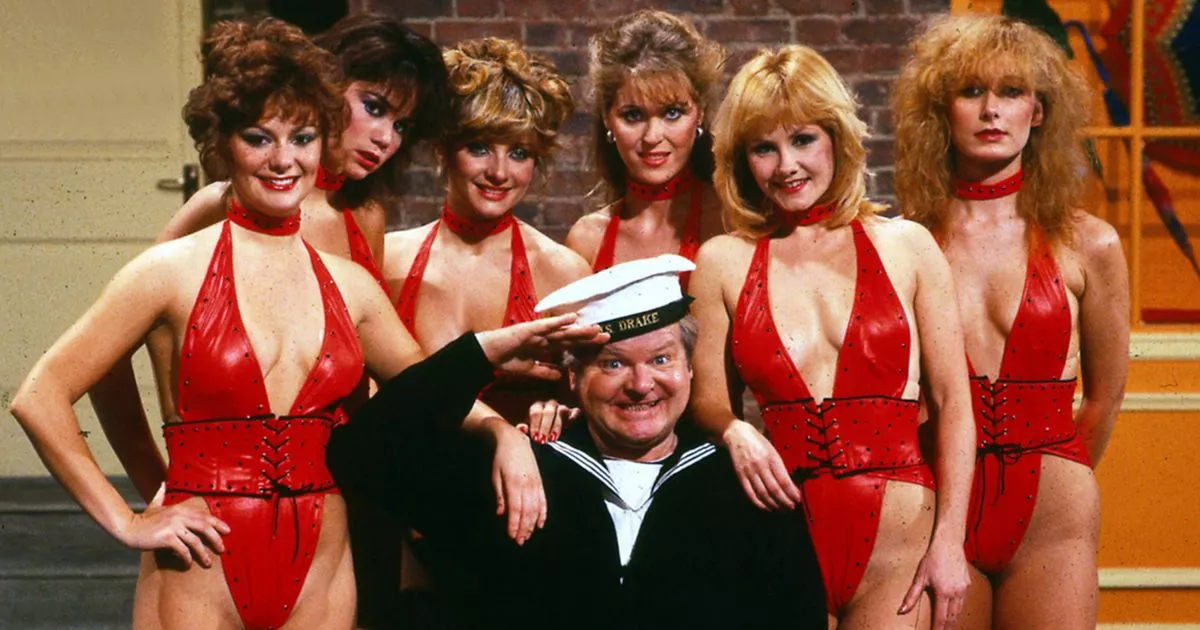 aquelah flakes add photo benny hill nude scenes