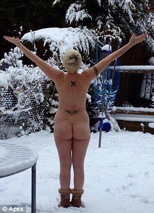 ana chaidez recommends Naked Women In The Snow