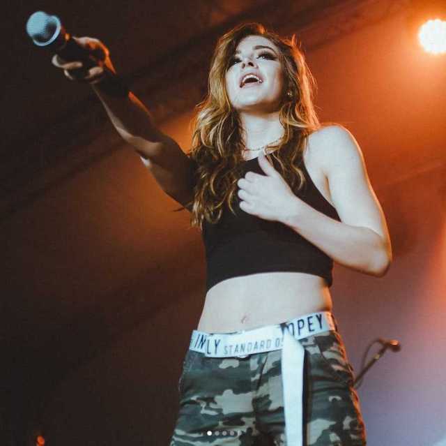 brandon hoops recommends Chrissy Costanza Sexy