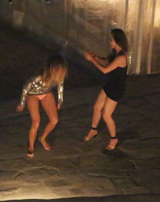 danny bottoms share nicole scherzinger up skirt photos