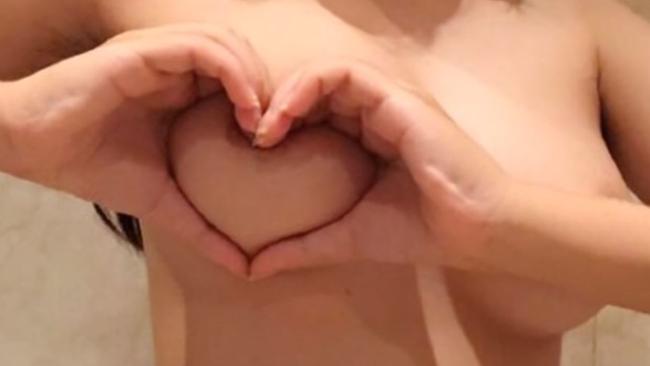 darrius cook add photo heart shaped titty selfie