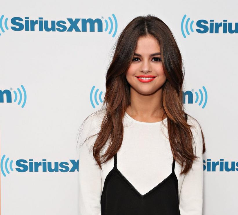 Selena Gomez Side Boob Uncensored massage studio