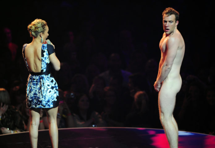 Best of Stripped nude on stage