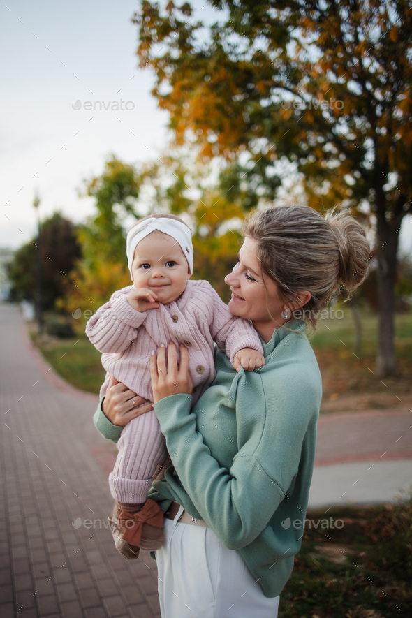 danis hernandez share mom walks in on daughter photos