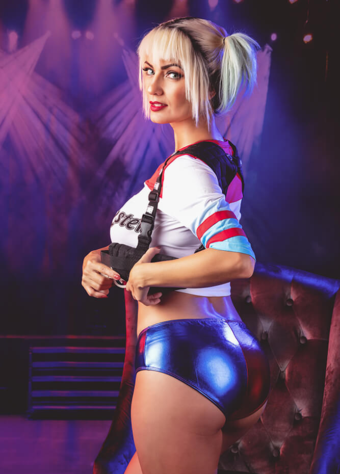arnel medrano recommends harley quinn cosplay ass pic