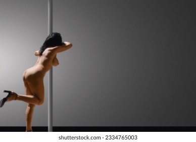 ahmed elsissy recommends Naked Women Pole Dancing