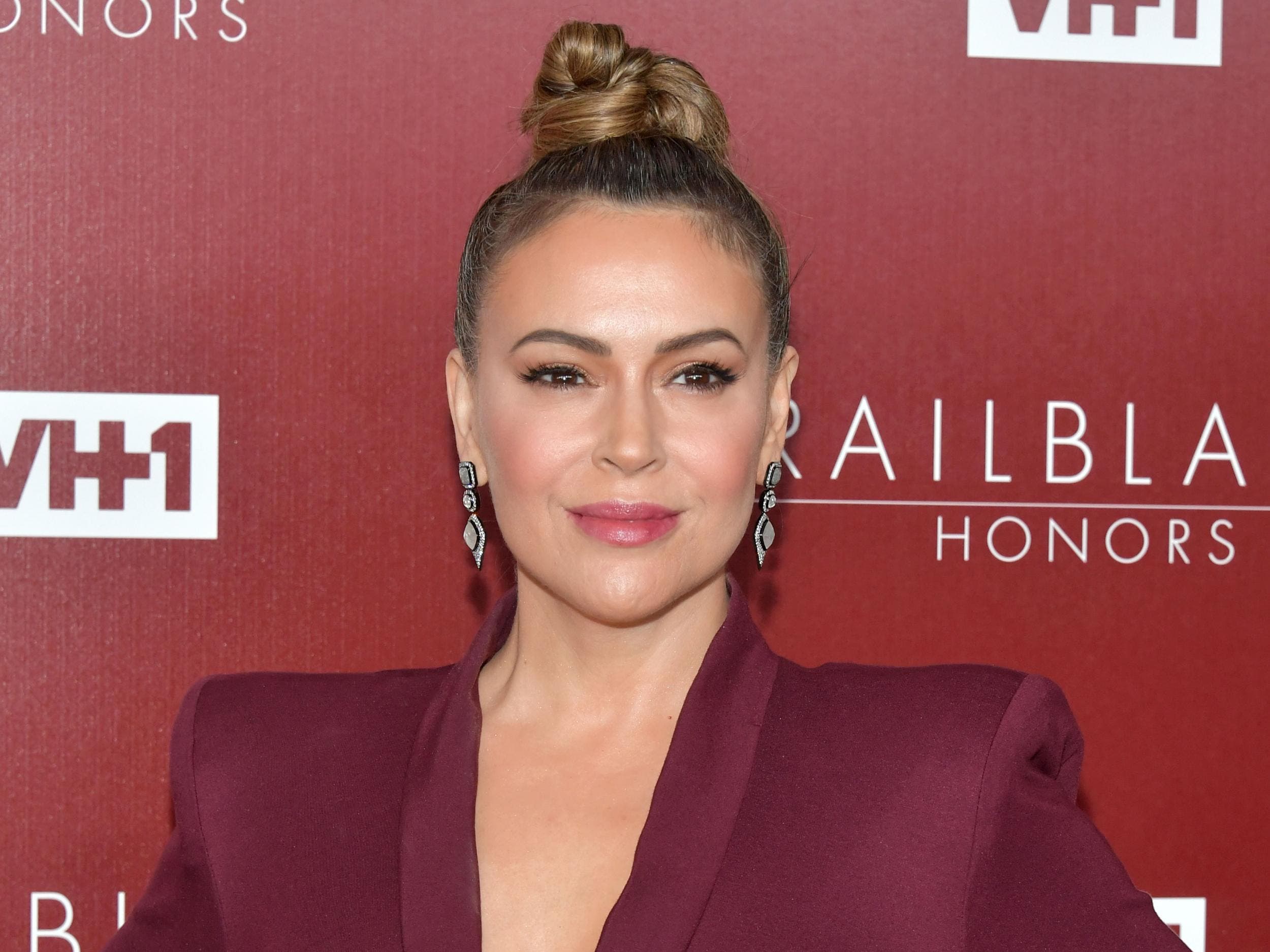 denis uka recommends Alyssa Milano Pics