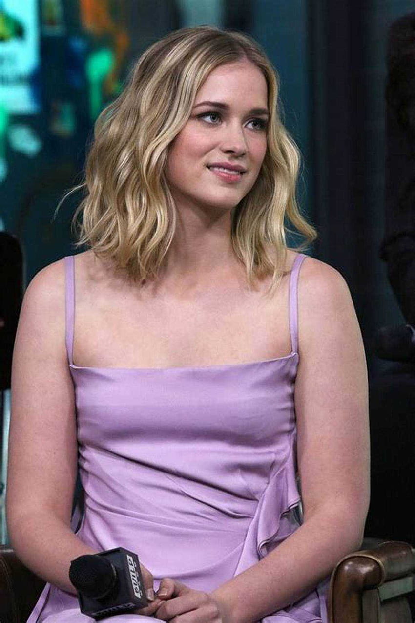 ali kiwan recommends Elizabeth Lail Ass