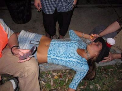 baris oguz add drunk girls at party photo