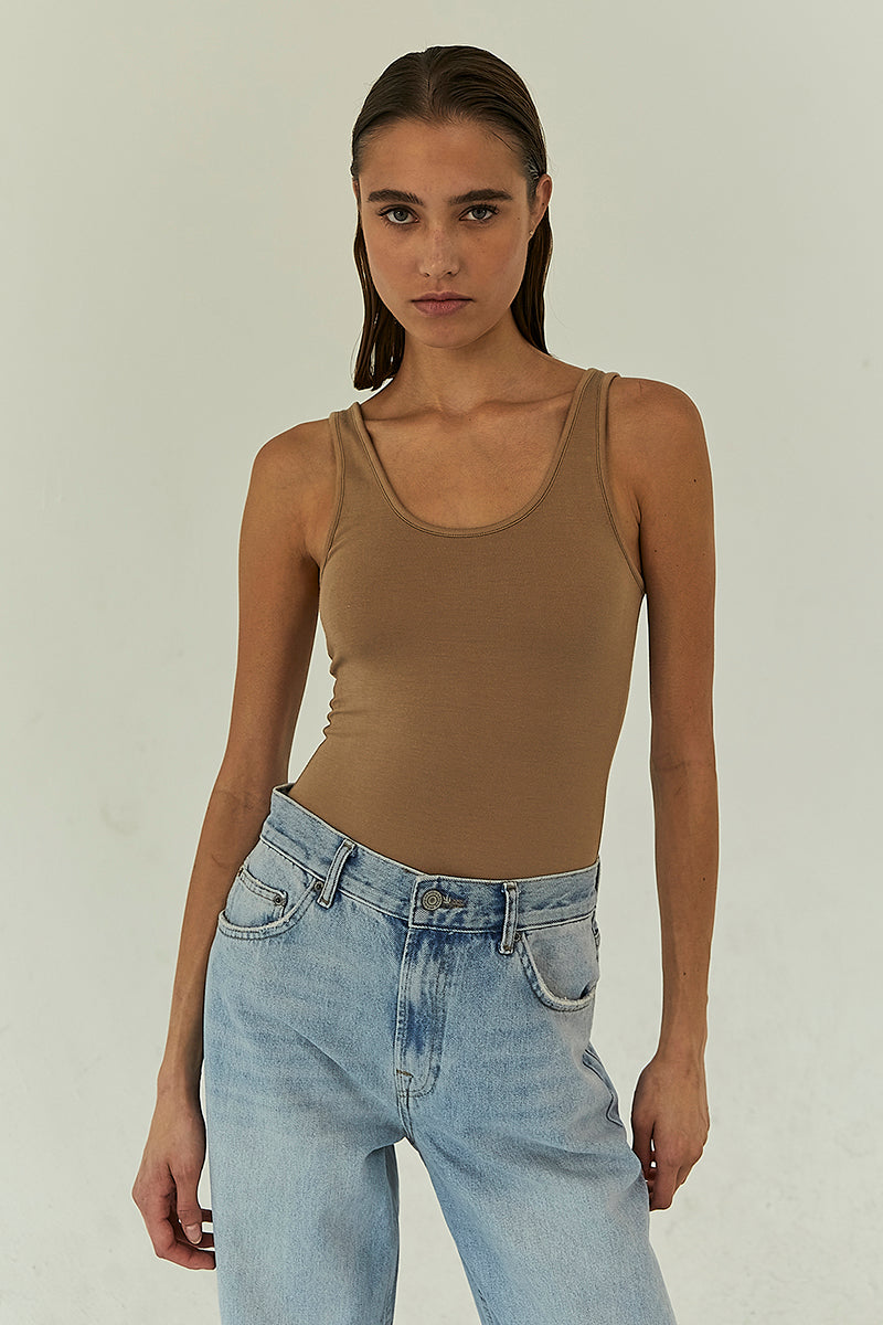 allie hansen recommends crop top with no bra pic