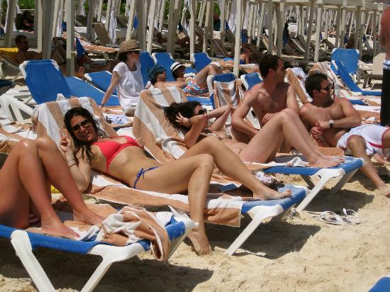 playa del carmen nudist beach