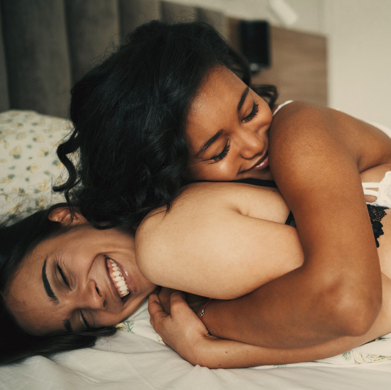 daniel bussieres share hot lesbians doing it photos