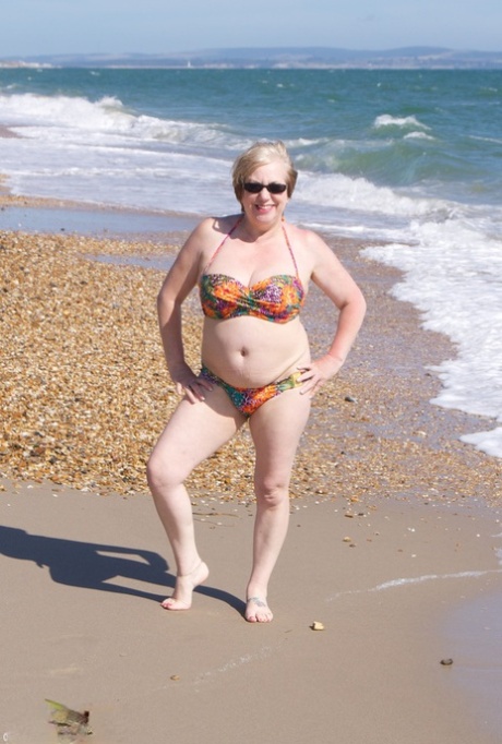 bradley judd add photo thick granny on beach porn