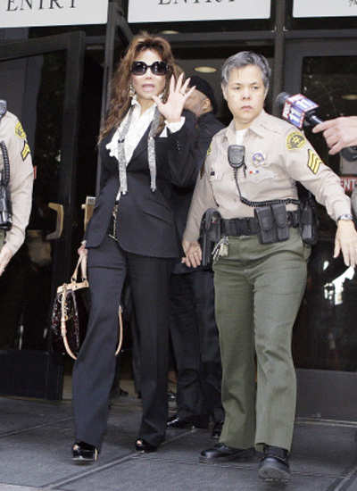 aaron penwell recommends La Toya Jackson Cop