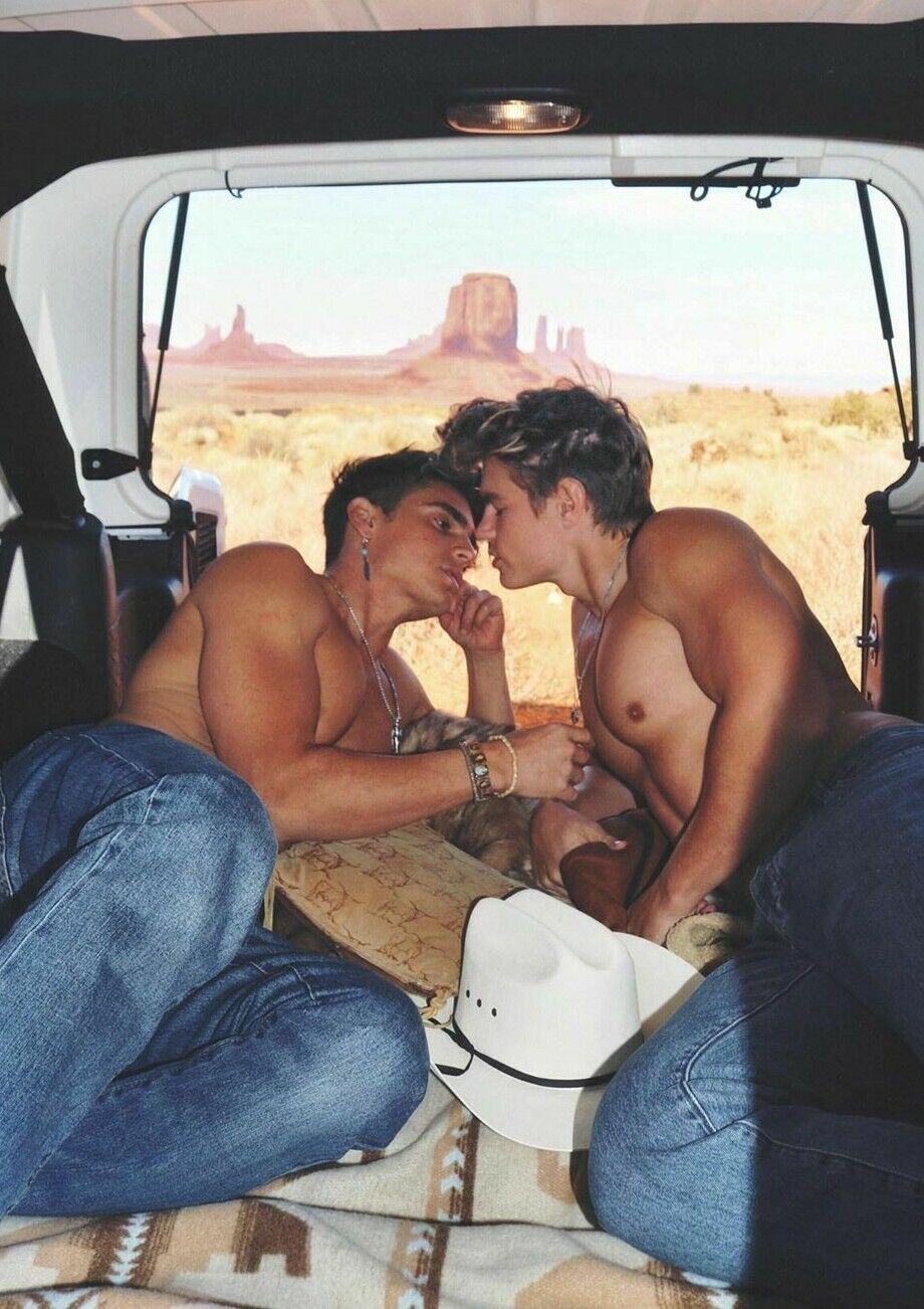 Best of Hot guys kissing