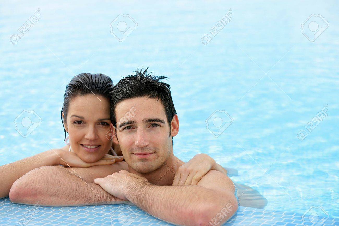 donny robb share couple pool pics photos