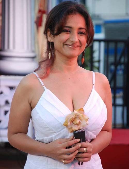 Divya Dutta Hottest Pics dancing upskirt