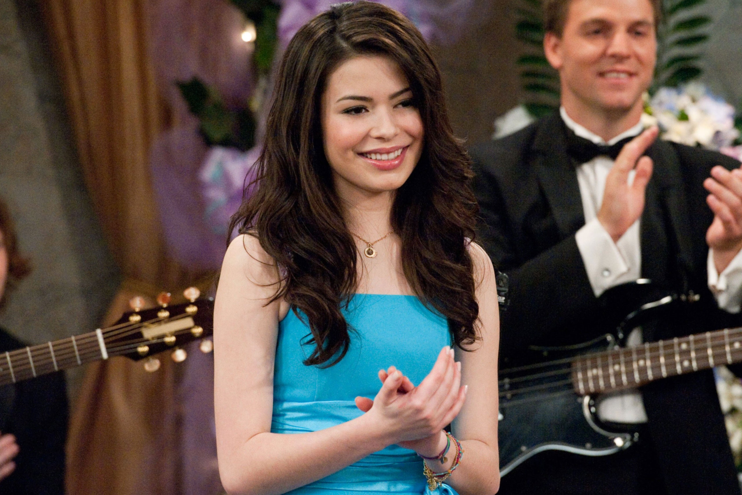 daren whatley share miranda cosgrove look alike photos