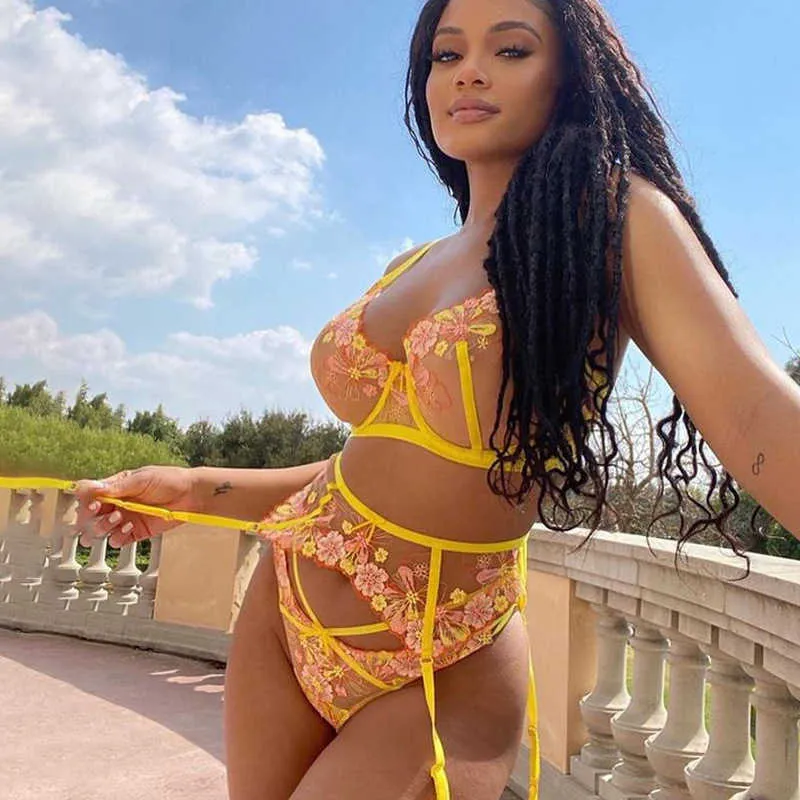 amanda hoo recommends sexy yellow bone girls pic