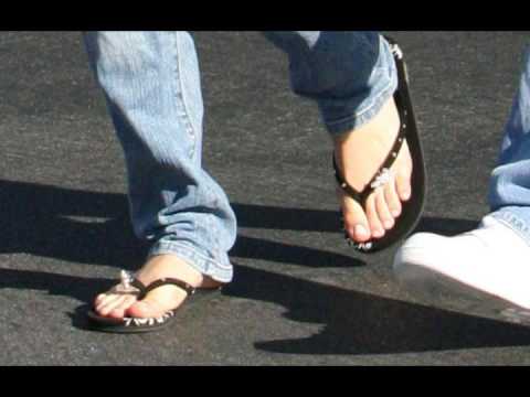 bella michel recommends Selena Gomez Feet Size