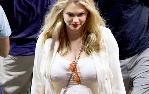 cassi schneider recommends Kate Upton Nipples