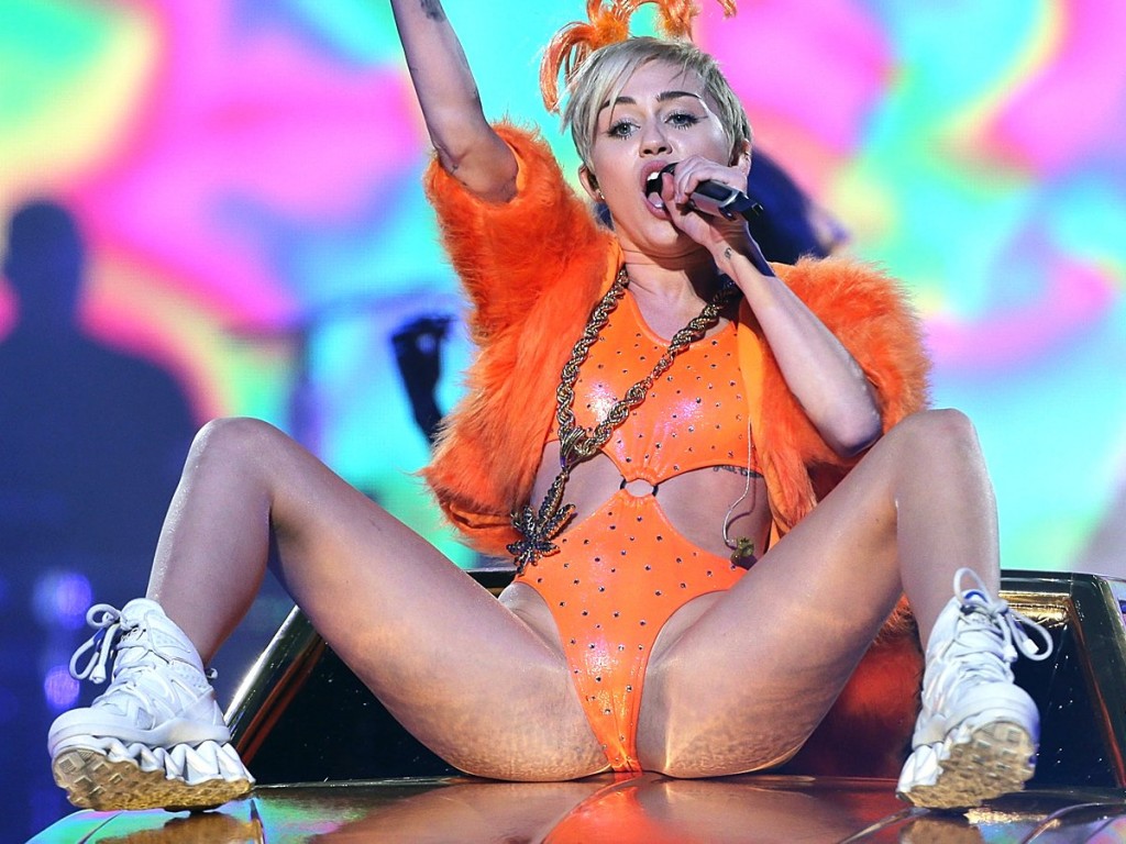 ann crowder recommends Miley Cyrus Vagina Uncensored