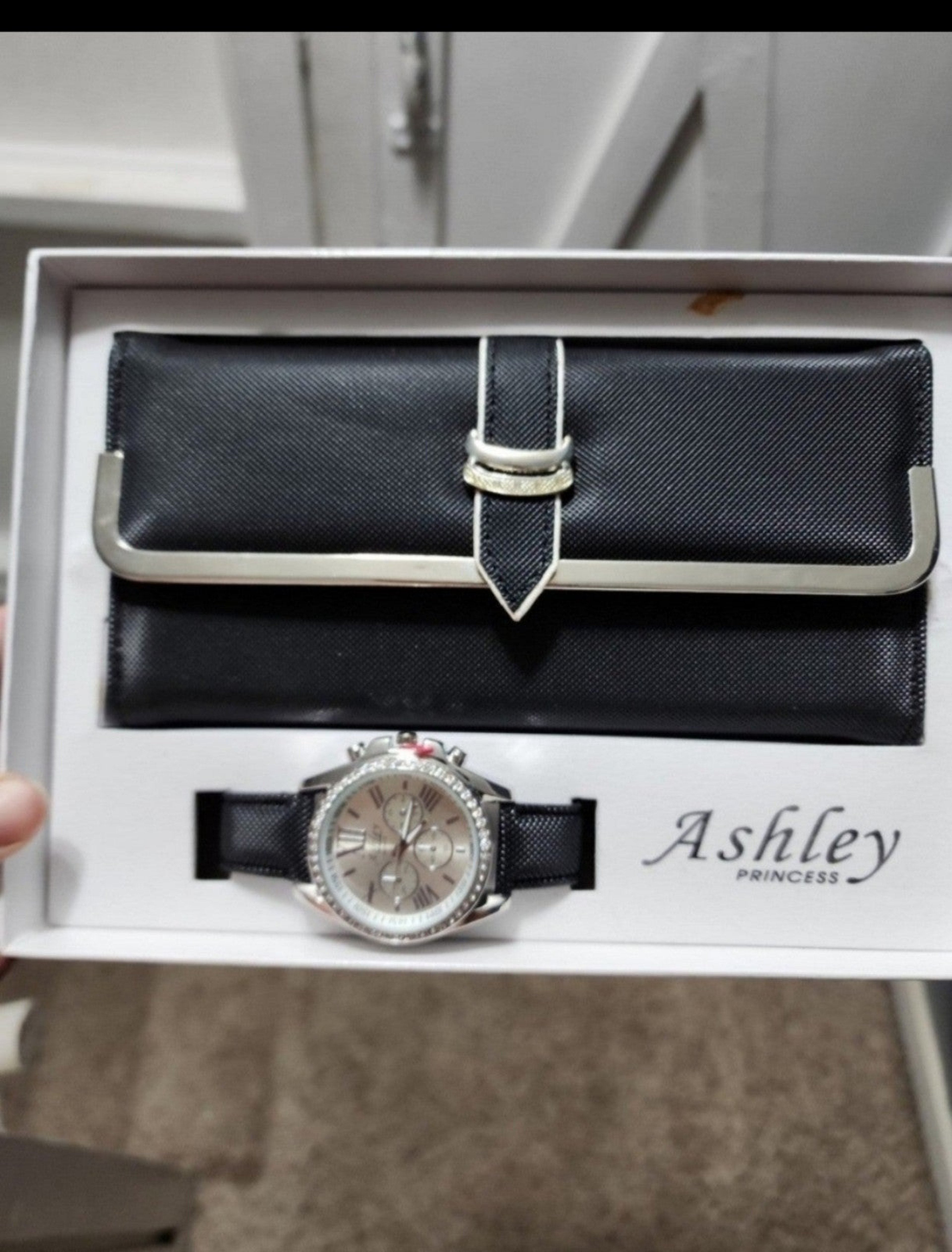 billy pointer recommends Ashley Princess Watches