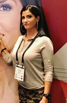 chandra kodwani share dana loesch hot photos