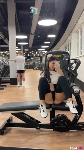 flashing at the gym