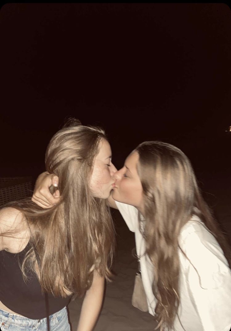 dave noway add photo teen girls kissing tumblr