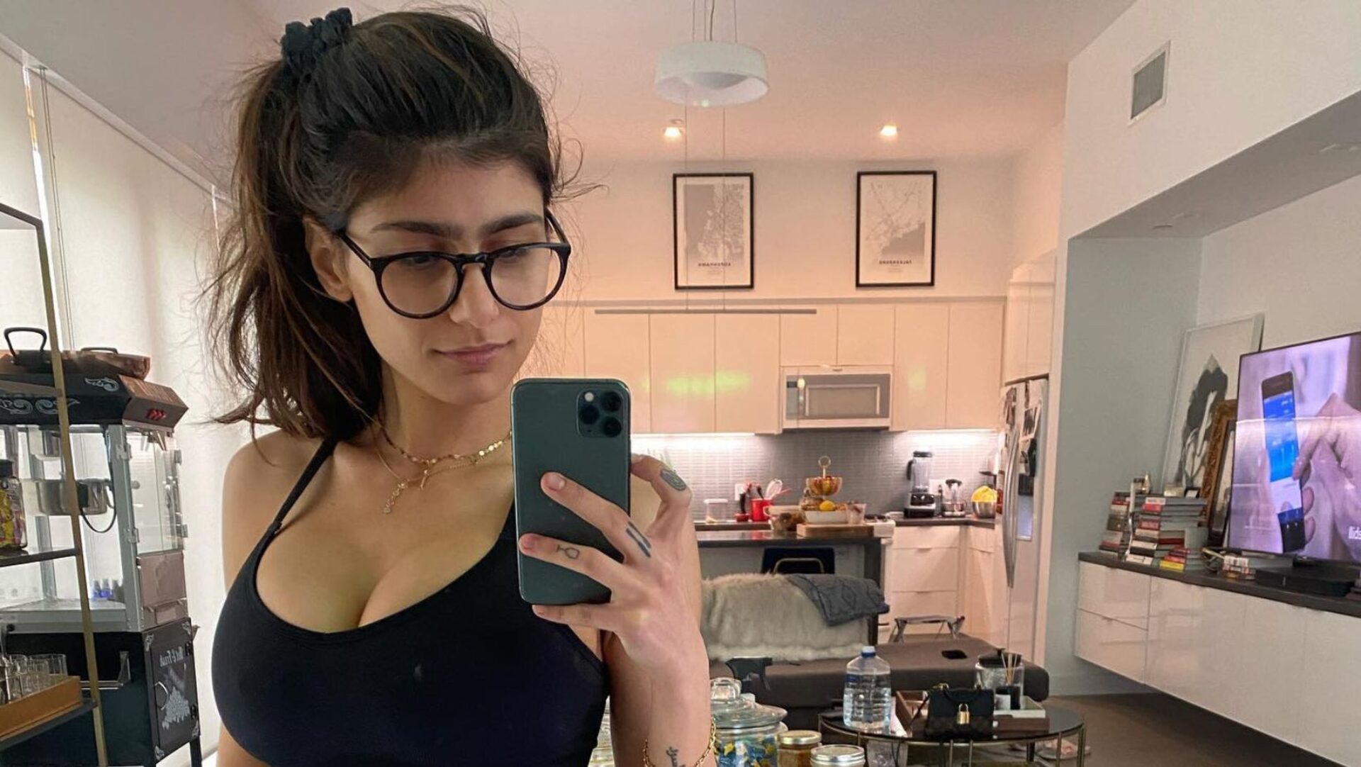 achal dharia recommends Mia Khalifa House Address