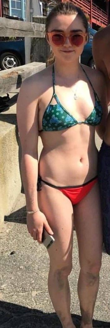 bucuroiu alexandra recommends maisie williams bathing suit pic