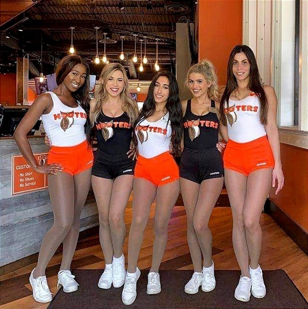 hooter girls in pantyhose