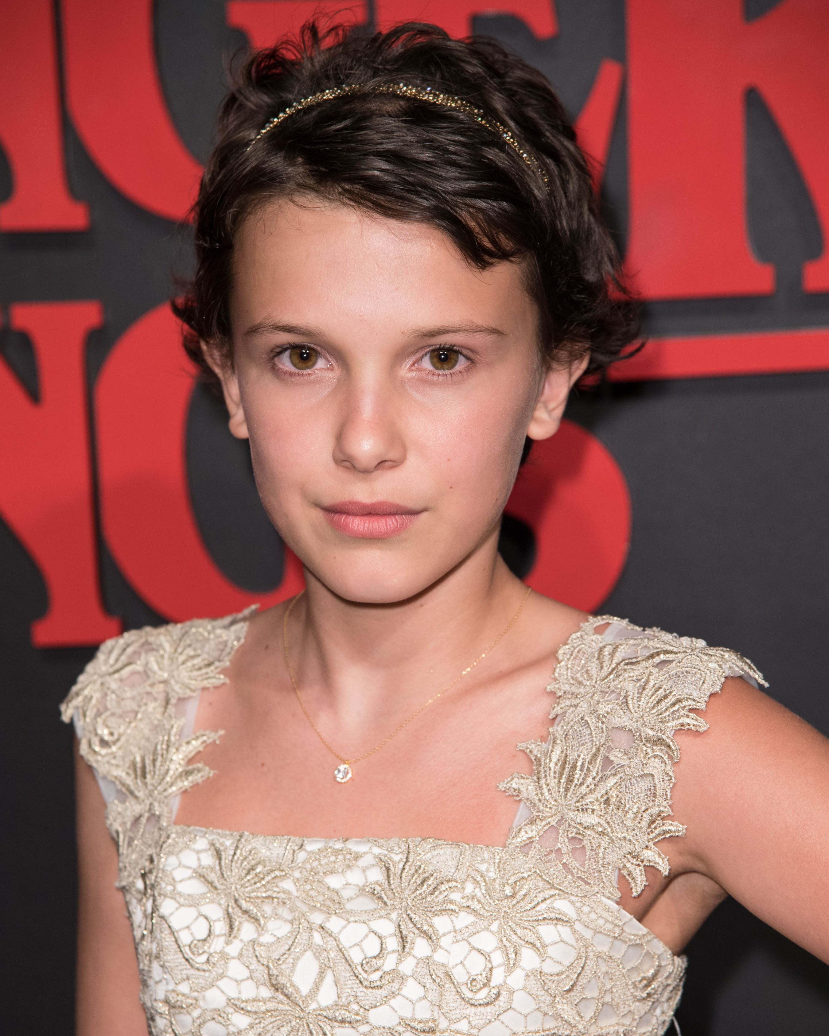 Millie Bobby Brown Porn leg up