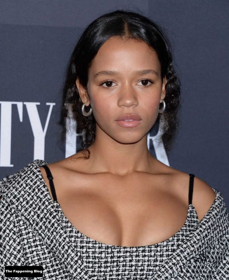taylor russell tits