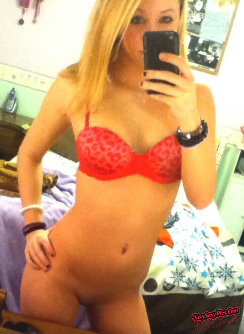 charlotte pascua share hot teen girls naked selfies photos