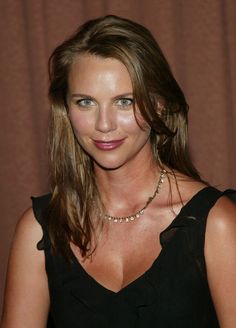 angela figgs recommends lara logan sexy pic