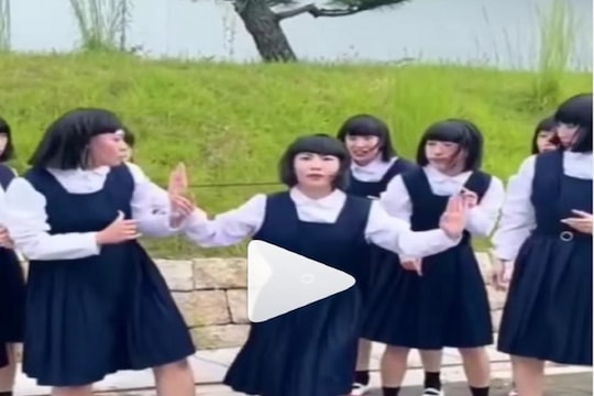 Japanese School Girl Pee privati roma