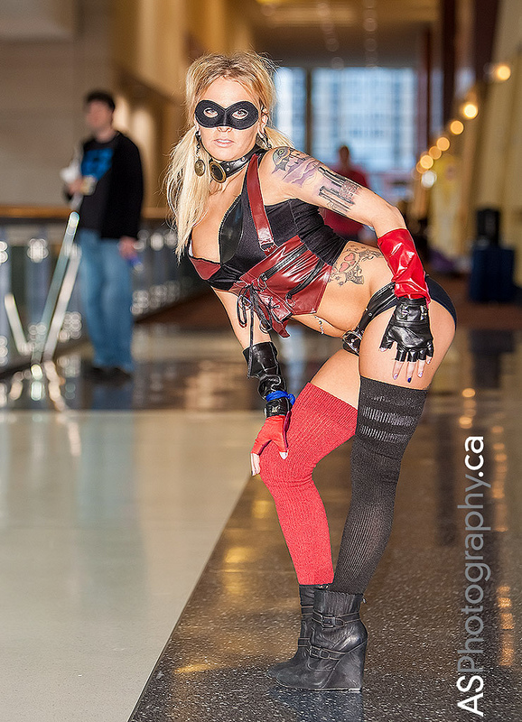 chelsey breeze recommends busty harley quinn cosplay pic