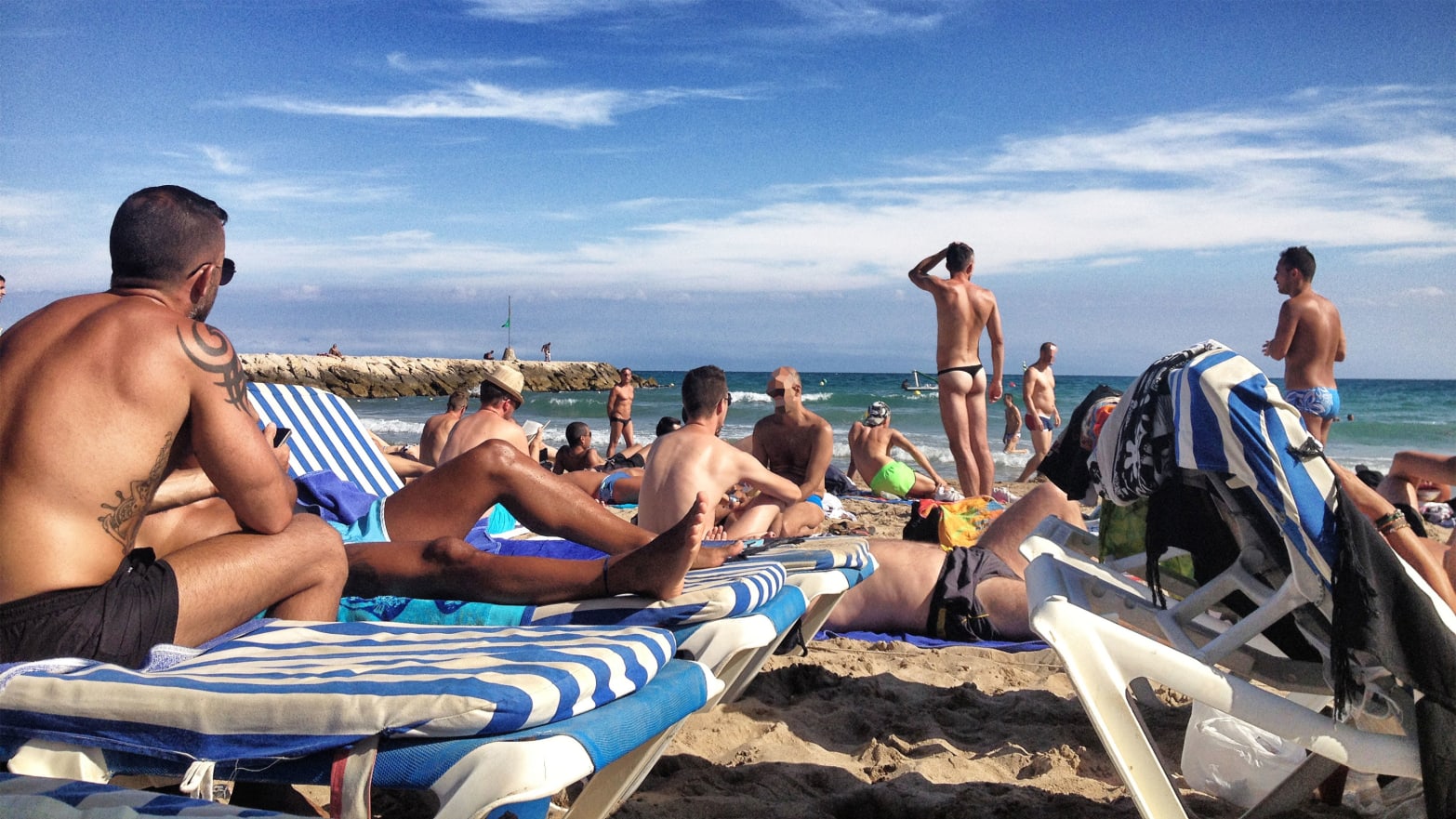 caoimhe dawson recommends black guy nude beach pic