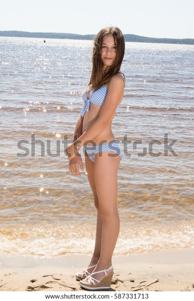teen bikini model