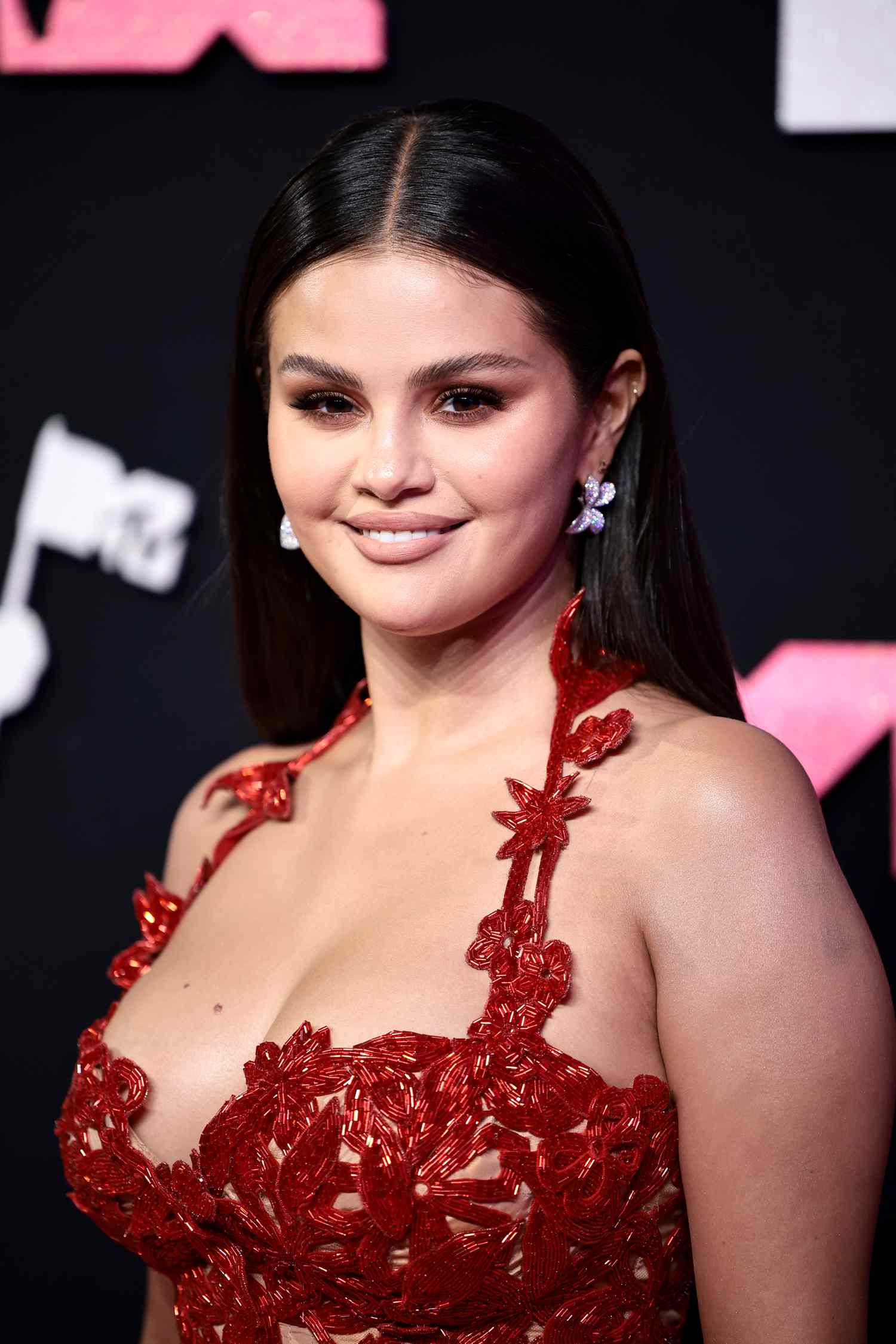 diana sheil recommends Selena Gomez Tits