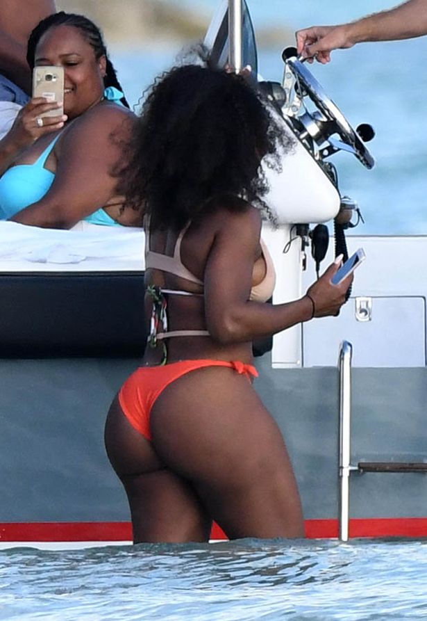 Serena Williams Fat Booty shemale dickgirl