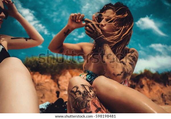 Best of Sexy women smoking weed