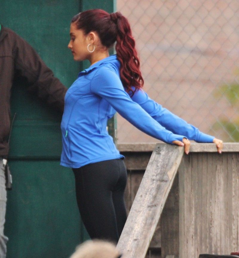 Ariana Grande Nice Ass to belly