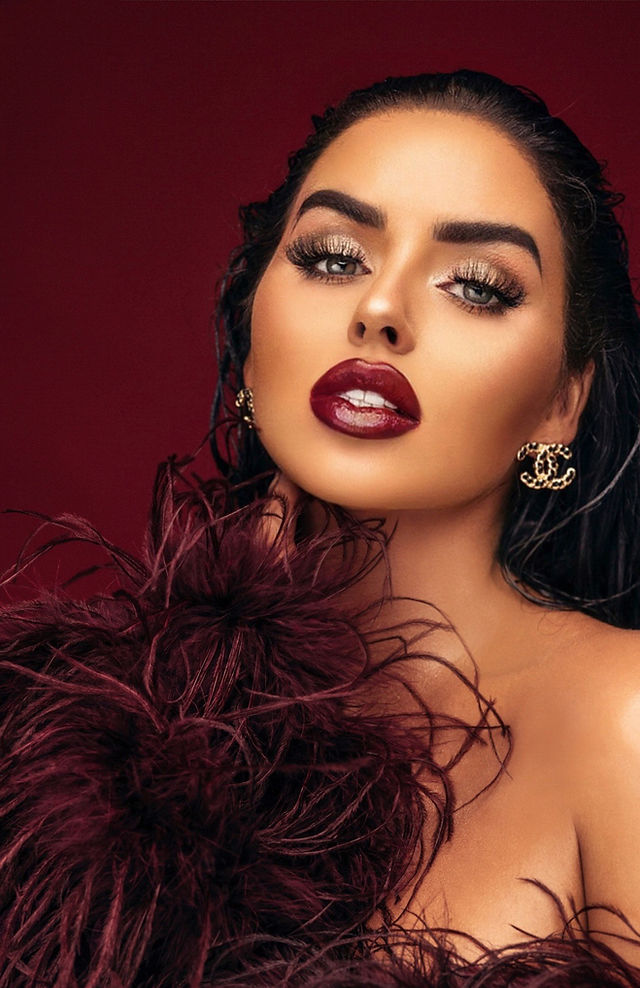 bethany ford recommends abigail ratchford no makeup pic