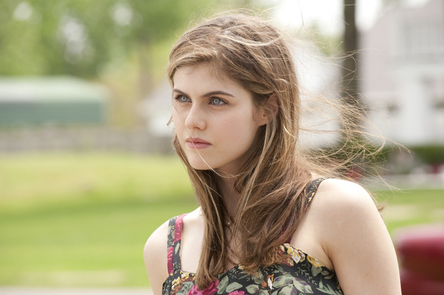 carolyn muyot recommends alexandra daddario true detective hot pic