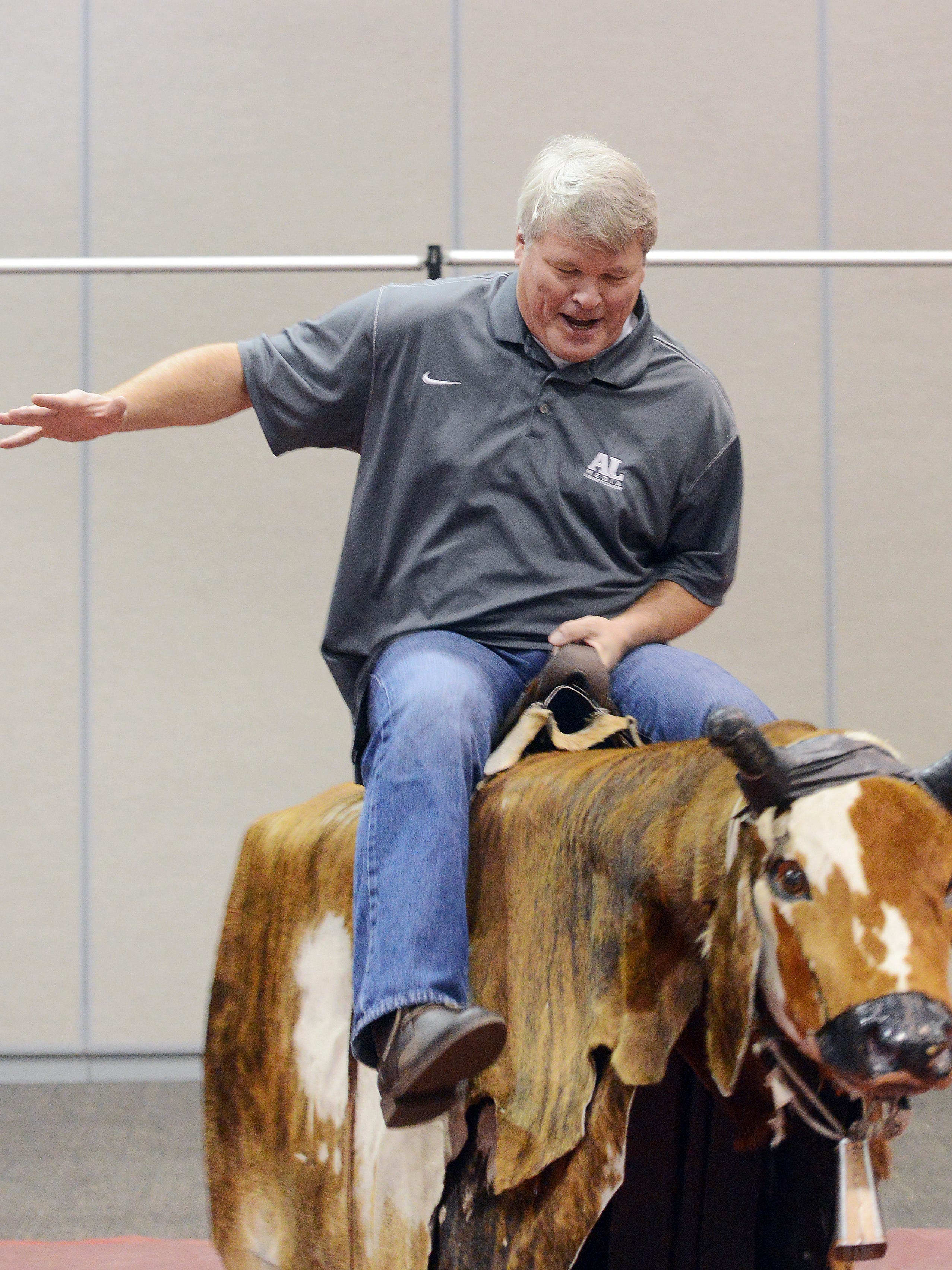 darren keighley add photo fat girl riding mechanical bull