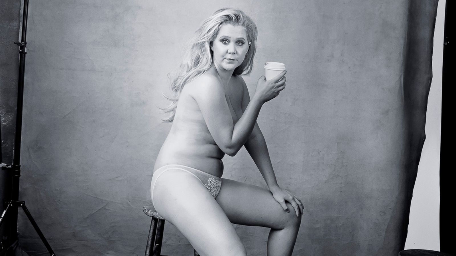 amy schumer poses topless